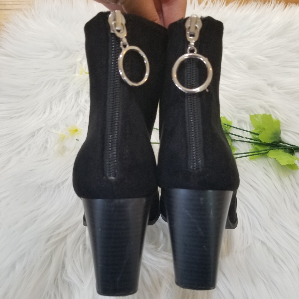 Pointed Toe Suede Black Ankle Boots With Heel Size 7.5, With Zipper Closure. - Picture 14 of 16